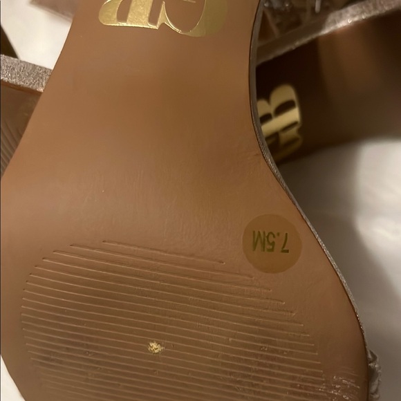 GB Gianni Bini  prom and Gold Heels with Rhinestone Bow Straps. - Picture 11 of 12